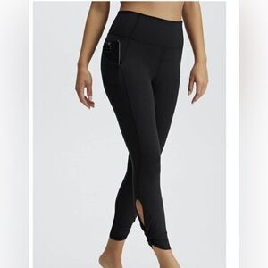 Fabletics Oasis PureLuxe High-Waisted Twist 7/8 Legging - XS